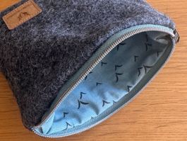 Handmade Wollfilz-Täschchen Anthrazit – Taubenblau