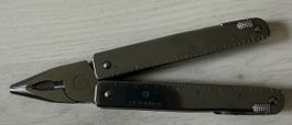 Multitool Victorinox Swiss Tool silber neuwertig