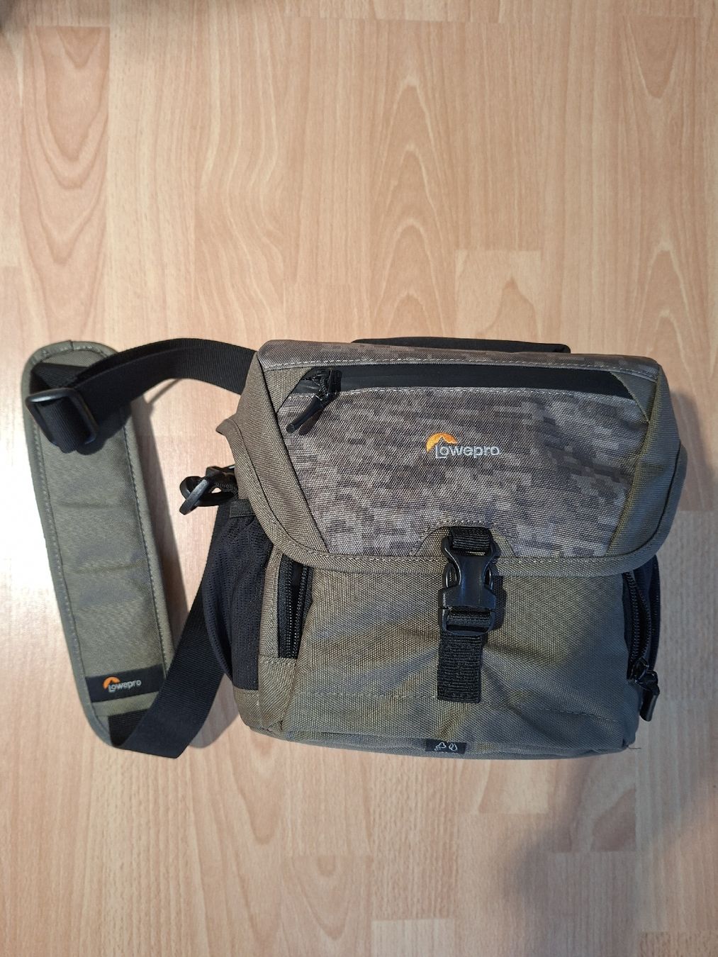 Lowepro Borse: Lowepro Kameratasche – Nuovo (secondo la descrizione) da Solothurn venduto da Dominic.von