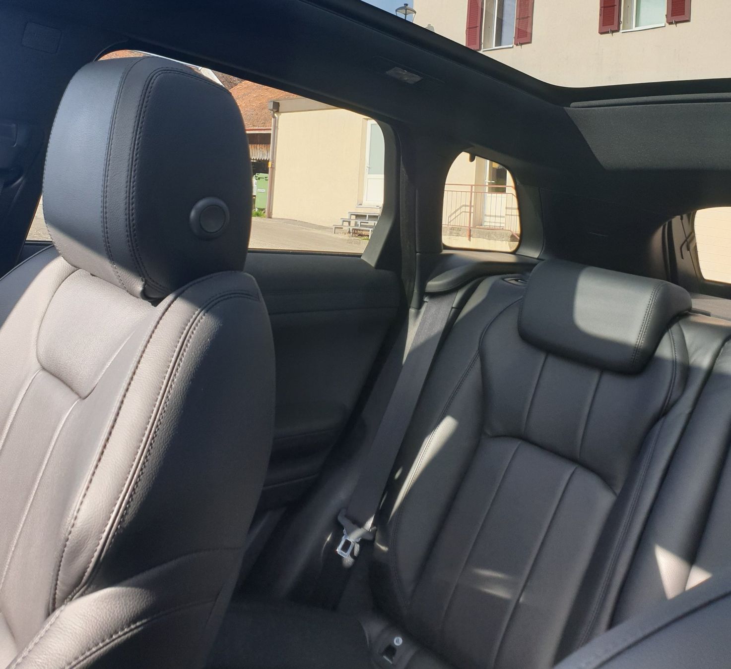 Land Rover Autos: Range Rover Evoque 2.0 Si4 2018 – Gebraucht aus Morges von lad_fg5q 3