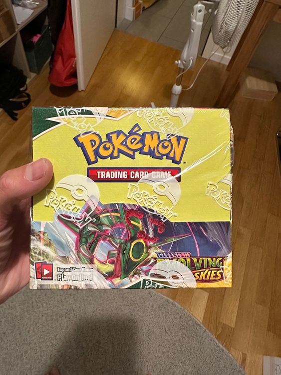 Pokemon Evolving Skies Display Kaufen auf Ricardo