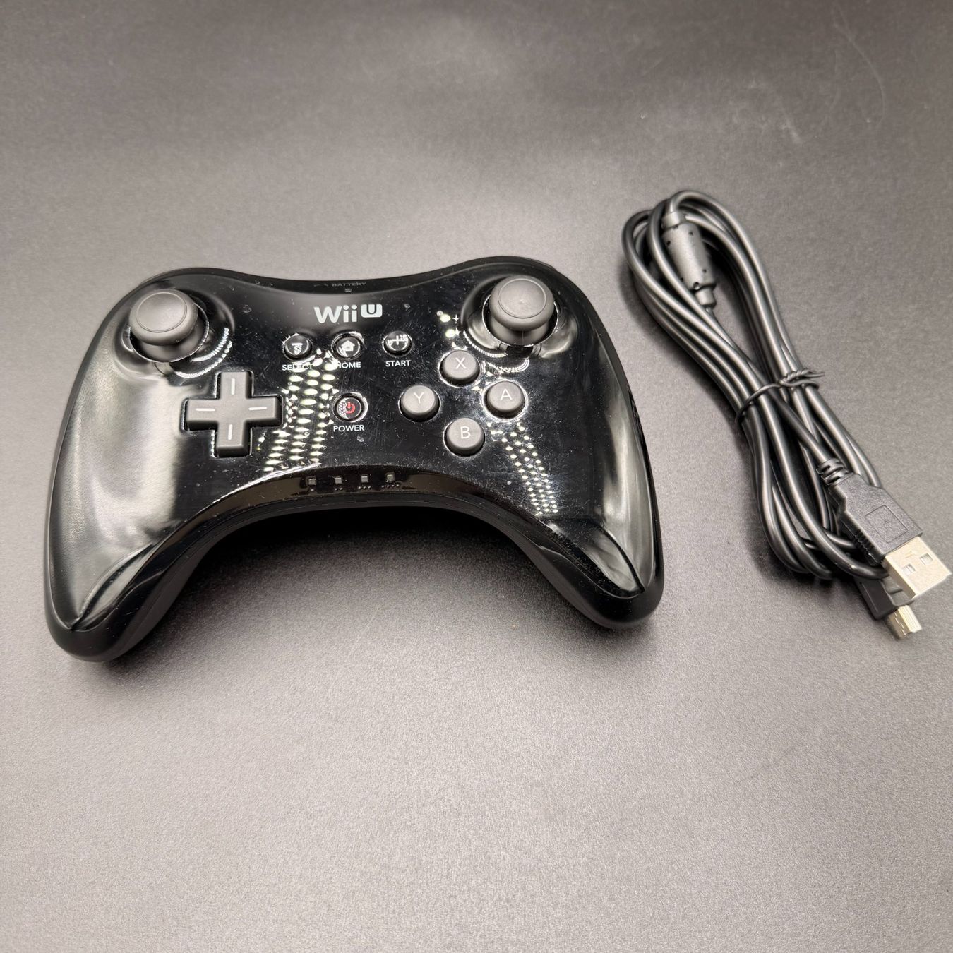Nintendo Manettes: Nintendo Wii U Pro Controller Schwarz – D'occasion à Düdingen par Nerdworld