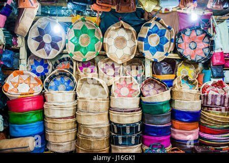 Divani: Pouf  Marocain en Cuir de Marrakech – Nuovo (secondo la descrizione) da cournillens venduto da Haronn 5