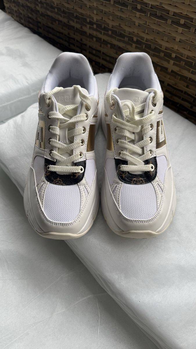Guess Damenschuhe: Sneackers Guess taglia 38 – Gebraucht aus Pregassona von cri_jtt6 2