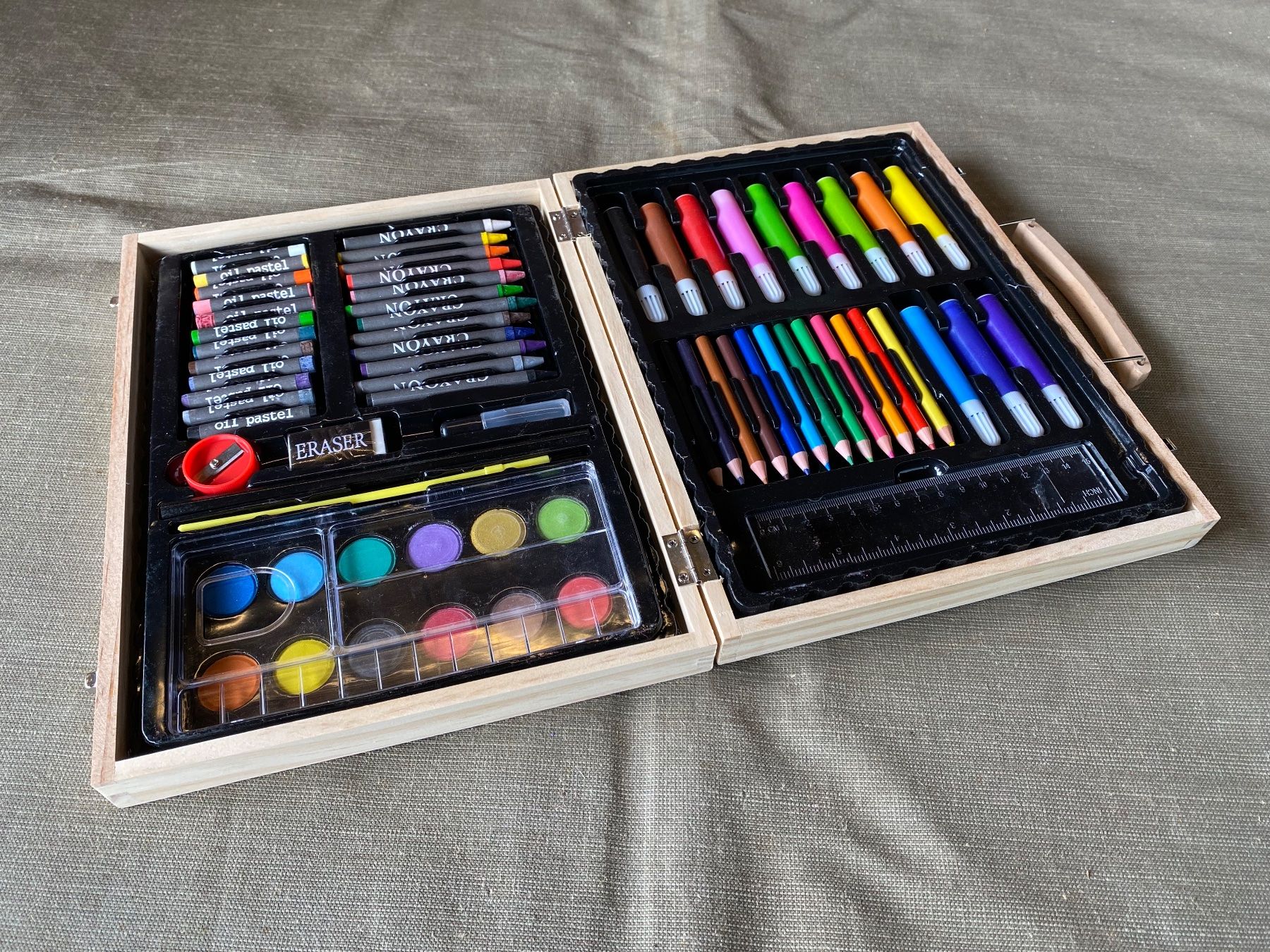 Colori: schönes Malkasten Set mit Holzkoffer – Usato da Feldbach venduto da Olive1 2