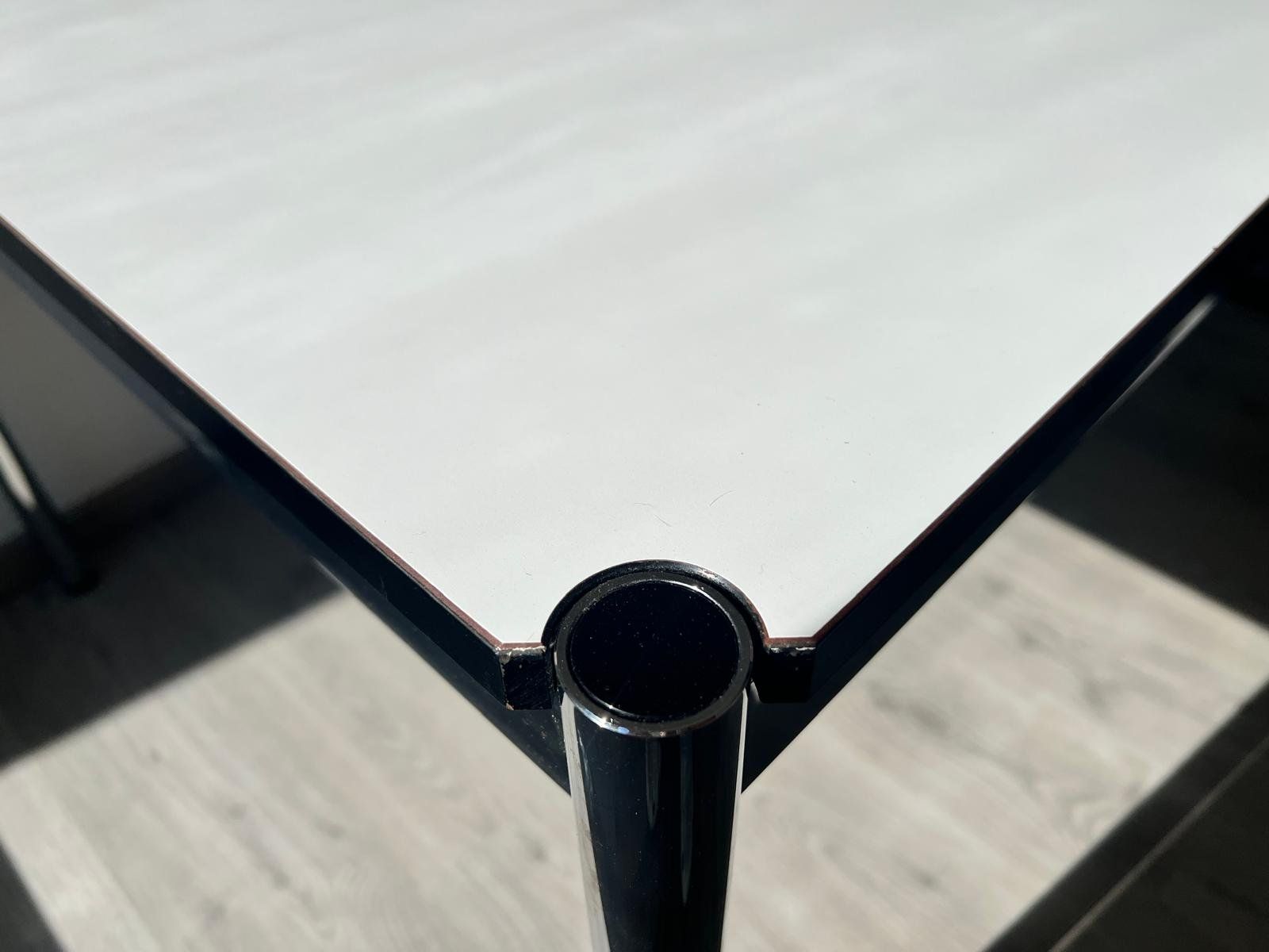 USM Tavoli: Moderner Tisch 200x100 sm. mit Chromstahlfüssen – Usato da Innertkirchen venduto da Gontschar
