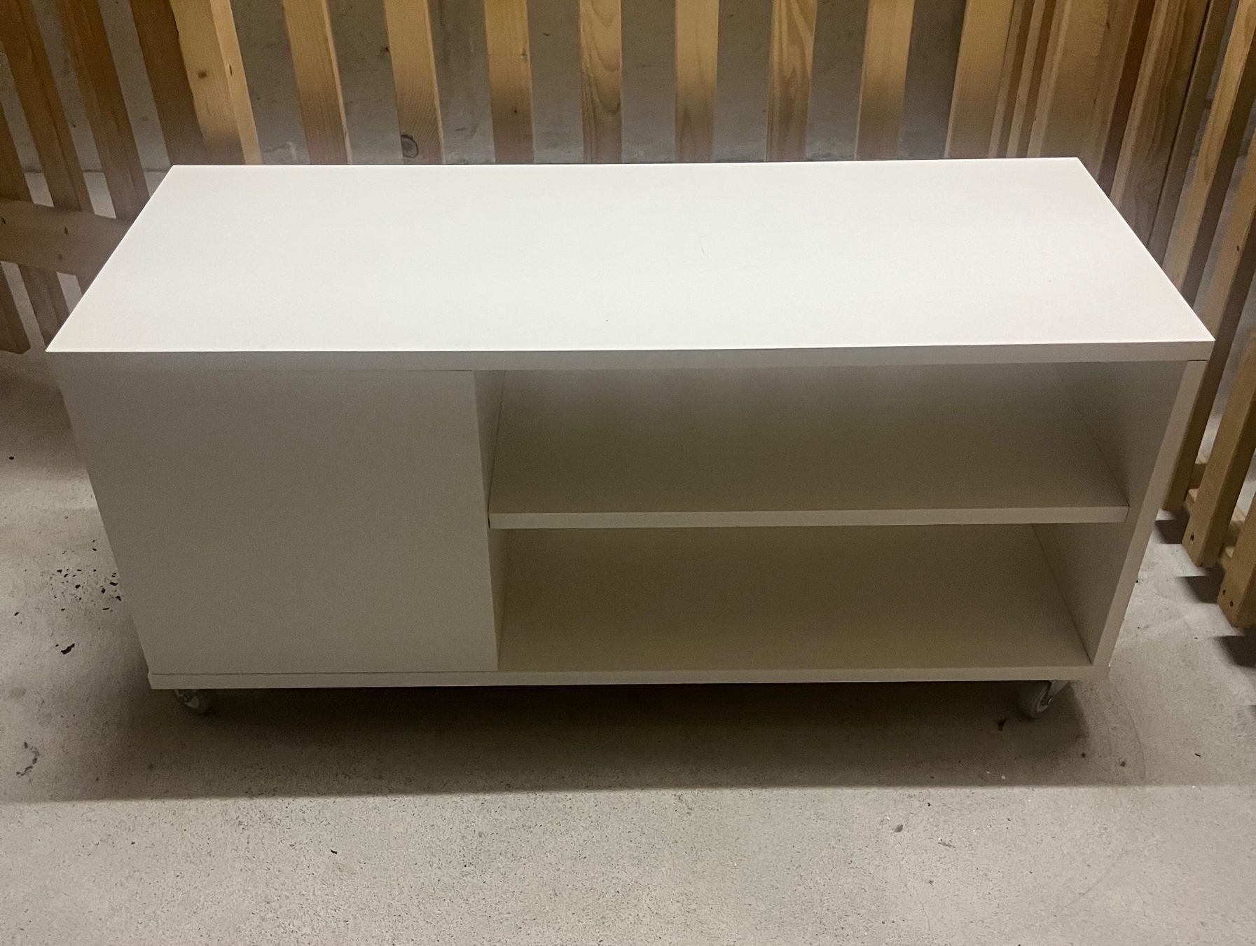 Ikea Mobili TV: TV Möbel Ikea – Usato da Obfelden venduto da kev_895h