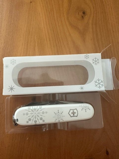 Victorinox Couteaux de poche: Explorer White Christmas Special Edition 2017 – Neuf avec emballage d'origine à Pringy par Toyotafj