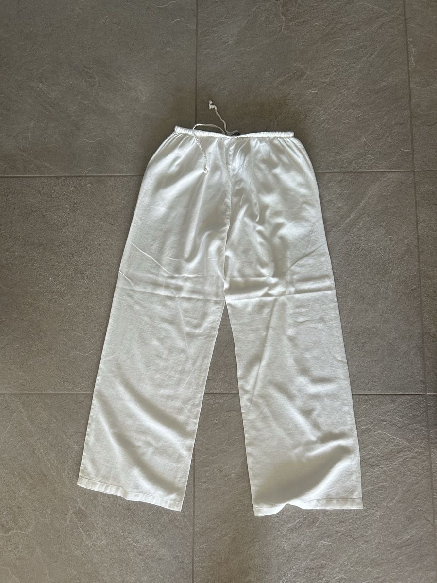 Bershka Pantaloni: Pantaloni leggeri lunghi  – Usato da Massagno venduto da sab_gpx5 1