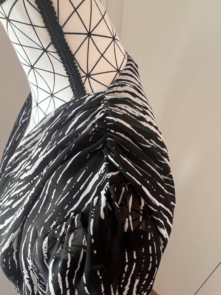 Robes: Robe noire et blanche imprimée  – D'occasion à Gland par choupon 6