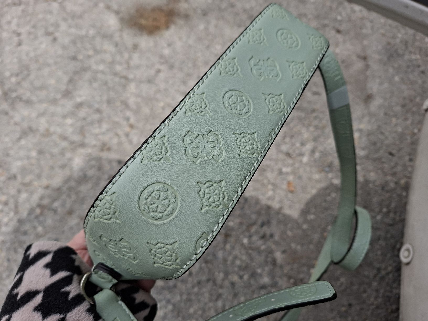 Guess Borse da donna: neue cross Body bag von guess – Nuovo (secondo la descrizione) da Meinisberg venduto da MartinaM1972 1