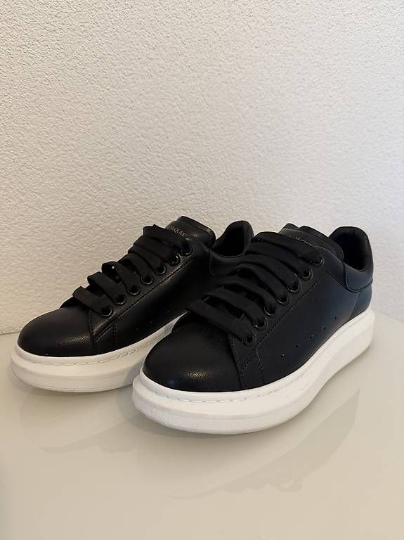 Scarpe da donna: Alexander Mcqueen's  – Usato da Reinach AG venduto da xx.sara