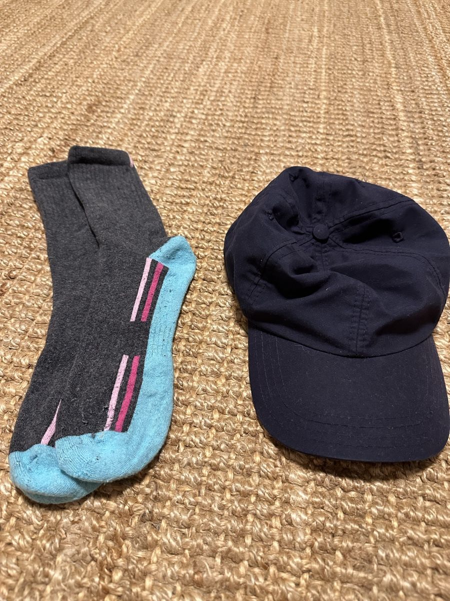 Lotti di vestiti: Kleiderpaket Bikini + BH + Socken + Kappe – Usato da Zürich venduto da LauraR. 4
