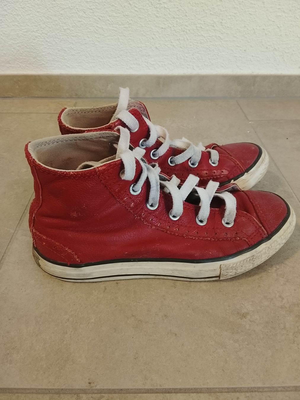 Converse Scarpe per ragazzi: Turnschuhe Converse Kinder Gr. 33 – Usato da St. Gallen venduto da Okonomyiaki 1