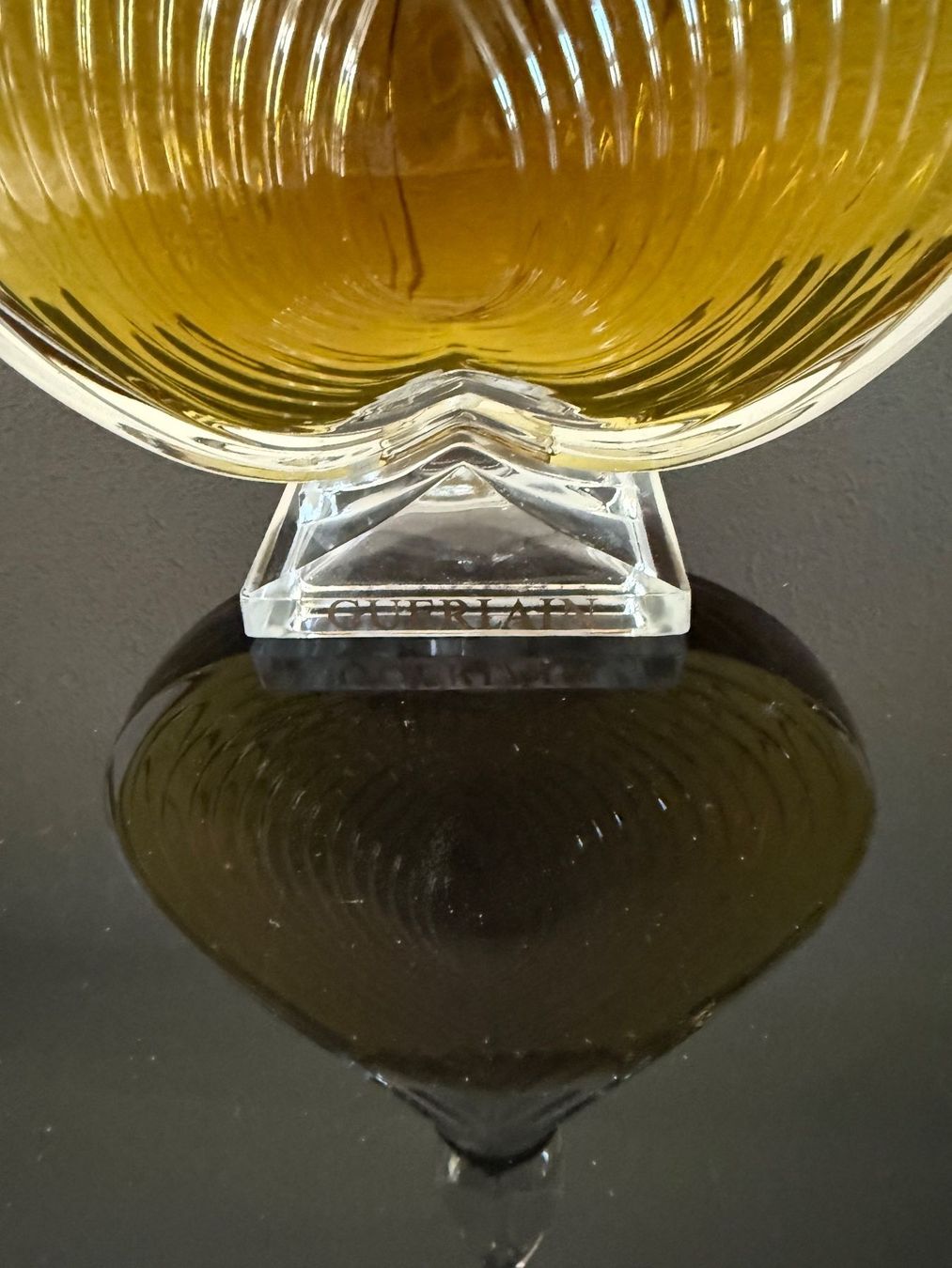 Guerlain Flaconi: GUERLAIN - Grossfactice Parfum Chamade – Usato da St. Gallen venduto da aracne 2