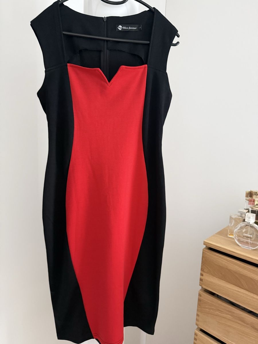 Robes: Figurbetontes schönes Kleid – D'occasion à Steinhausen par lagune1959