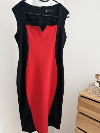 Figurbetontes schönes Kleid