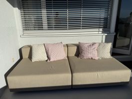 Outdoor Lounge Sofa beige mit vier Kissen guter Zustand