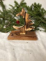 Weihnachts Deko Holz Baum geflammt mit Baumschmuck auf Lärch