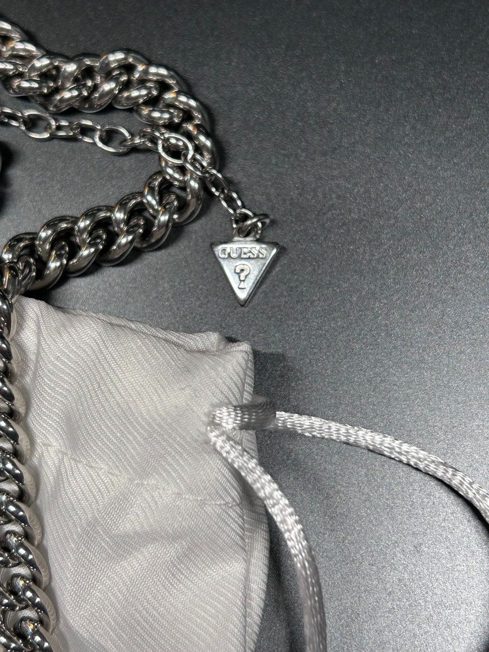 Guess Catenine: Collana Guess – Usato da Giubiasco venduto da LorisVale 2