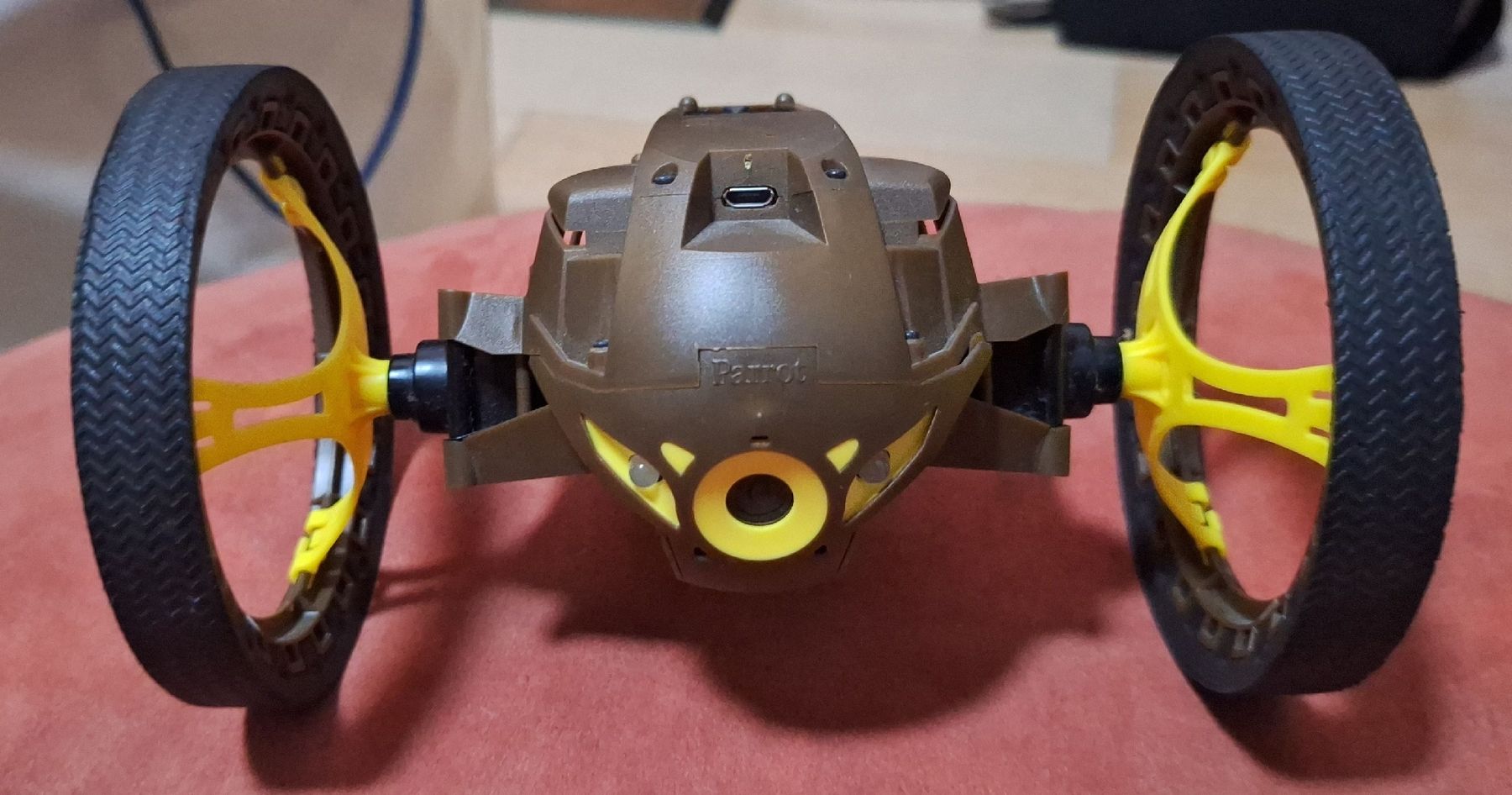 Parrot RC Modellbau: MiniDrones Parrot Jumping Sumo – Gebraucht aus Tannay von v1n1p00h