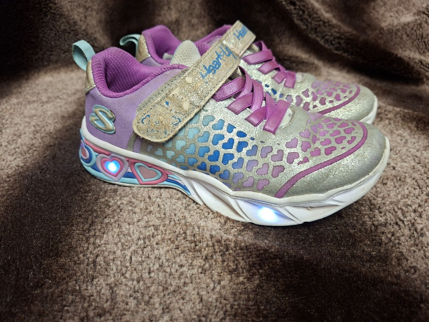 Skechers Scarpe per ragazze: Gr 31 Heart Light Skechers, Mädchen Sneaker  – Usato da Reiden venduto da eneiba