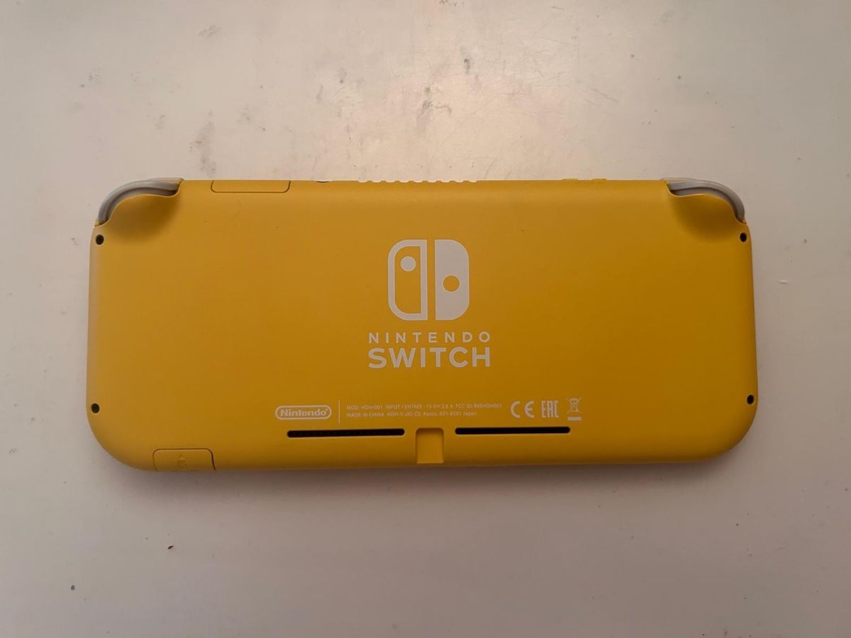Nintendo Console: Nintendo Switch Lite (gelb) – Usato da Bern venduto da Sandra_10 2