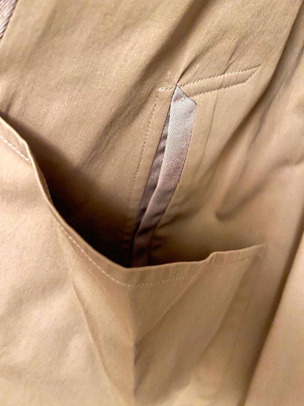 Hermès Cappotti: Hermès trench coat beige – Nuovo (secondo la descrizione) da Lausanne venduto da NYC67 4