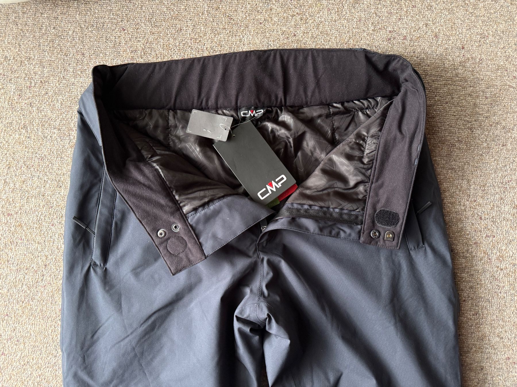 CMP Pantaloni: Neue CMP Ski Hose, waterproof, Herren, Gr. 52, anthrazit – Nuovo e nell'imballaggio originale da Thun venduto da dane_pao 1