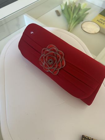 Rote Clutch Abendtasche mit Reissverschluss-Rose, neu!