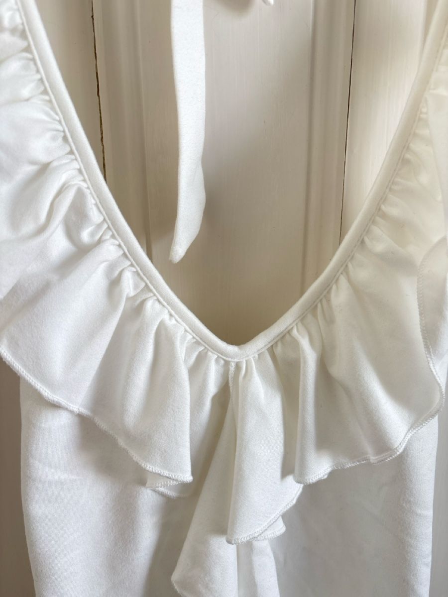 Shein Top: Shein White Ruffle Halterneck Top - Size M – Nuovo (secondo la descrizione) da Zollikon venduto da ely.p 1
