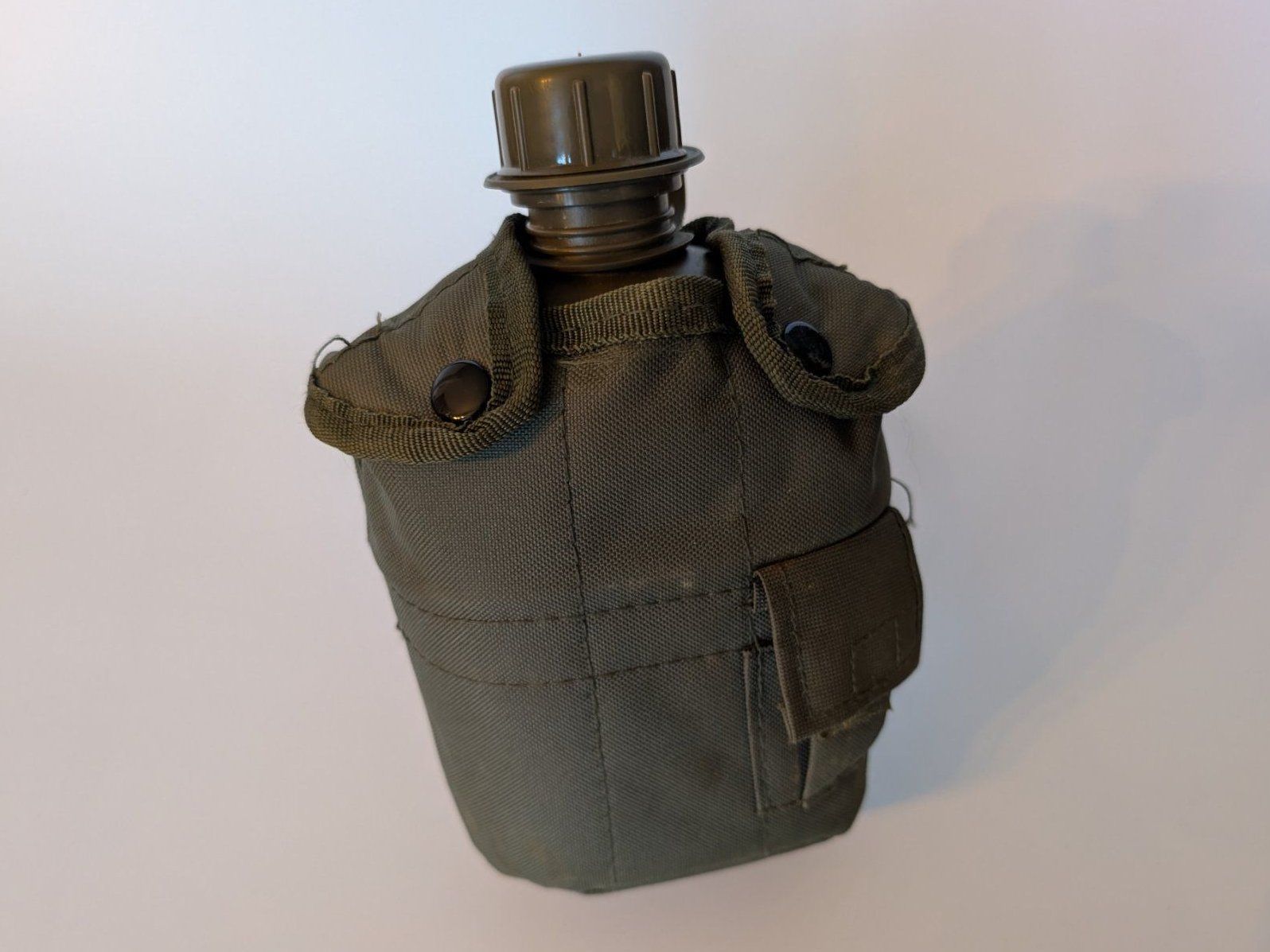 Borse: Set Military Tasche und Feldflasche – Nuovo e nell'imballaggio originale da Ostermundigen venduto da TradeLab 1