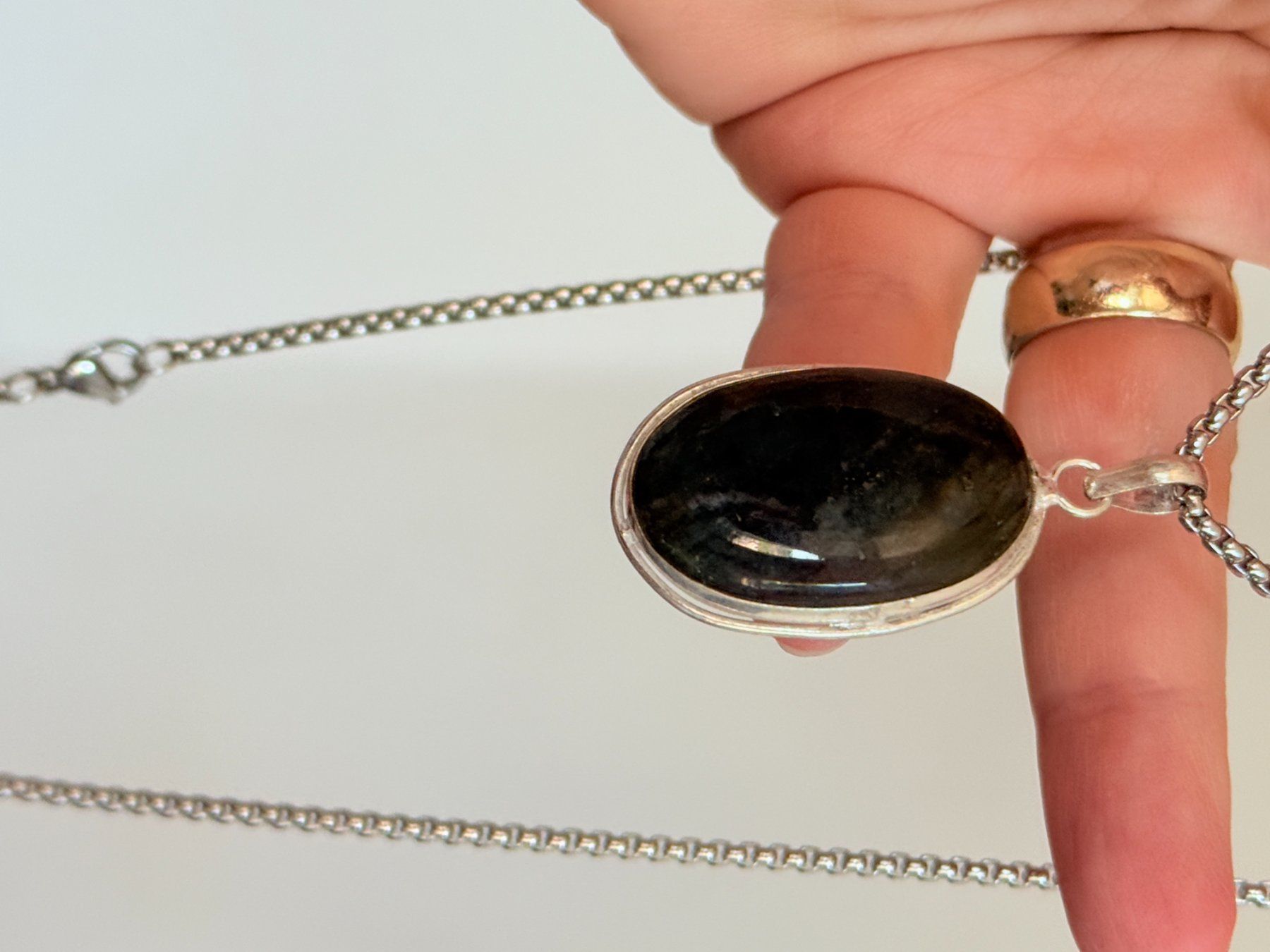 Catenine: Collier vintage avec pendentif pierre Labradorite – Nuovo e nell'imballaggio originale da Genève venduto da AWWA 5