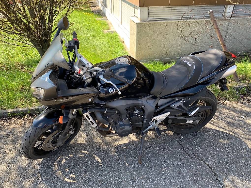Strada: Moto Yamaha FZ6S ABS – Usato da Lausanne venduto da pat_7crs 1