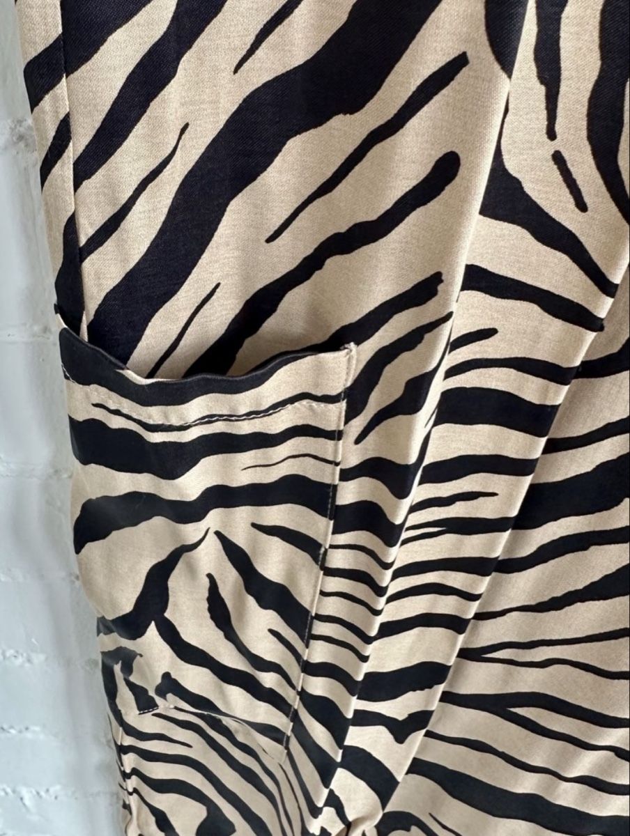 Zara Pantaloni: Hose mit Animalprint von Zara / Gr.  M – Usato da Bern venduto da Fraeuleinhonig 4