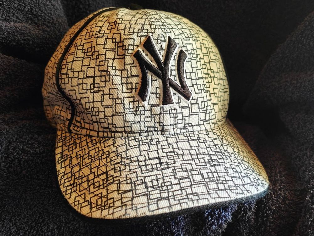 New Era Copricapi, berretti & cappellini: New Era 59FIFTY Cap NY Yankees Gr. 7 1/4 (57,7 cm) – Usato da Rothrist venduto da SiddharthaMoon 2
