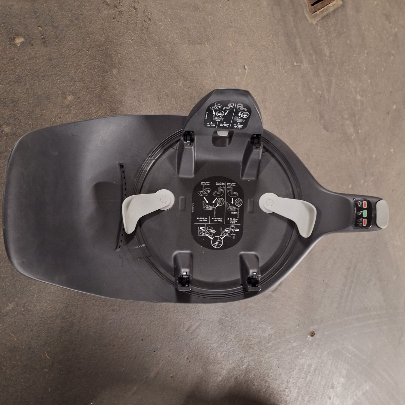 Cybex Auto-Kindersitze: Cybex Base T – Gebraucht aus Davos Platz von dom_8hwb 1
