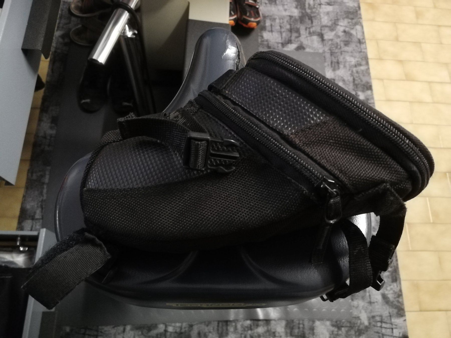 Pièces détachées: Topek sattel tasche – D'occasion à Bosco Luganese par pagnamen