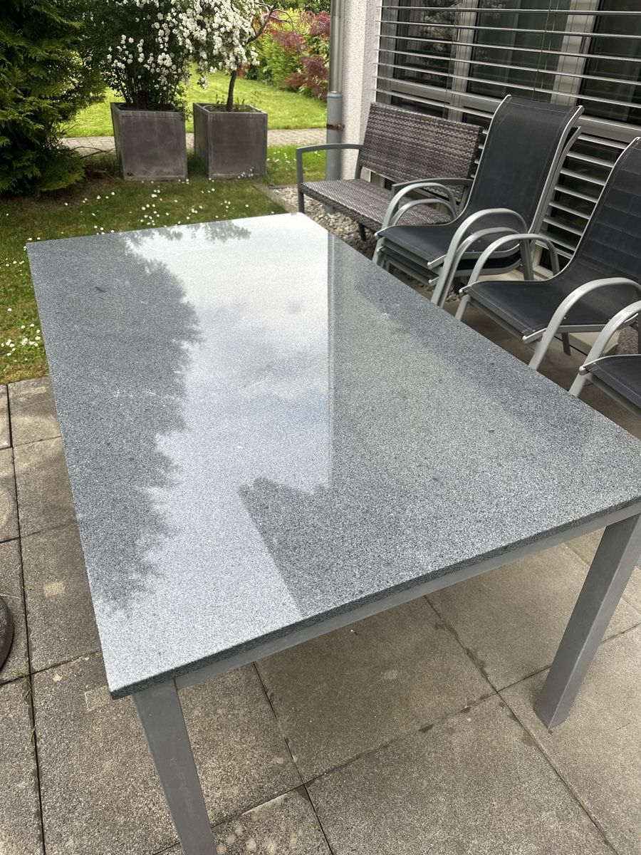 Pietre & tegole: Granit Gartentisch – Usato da Abtwil SG venduto da and_ft8q 1