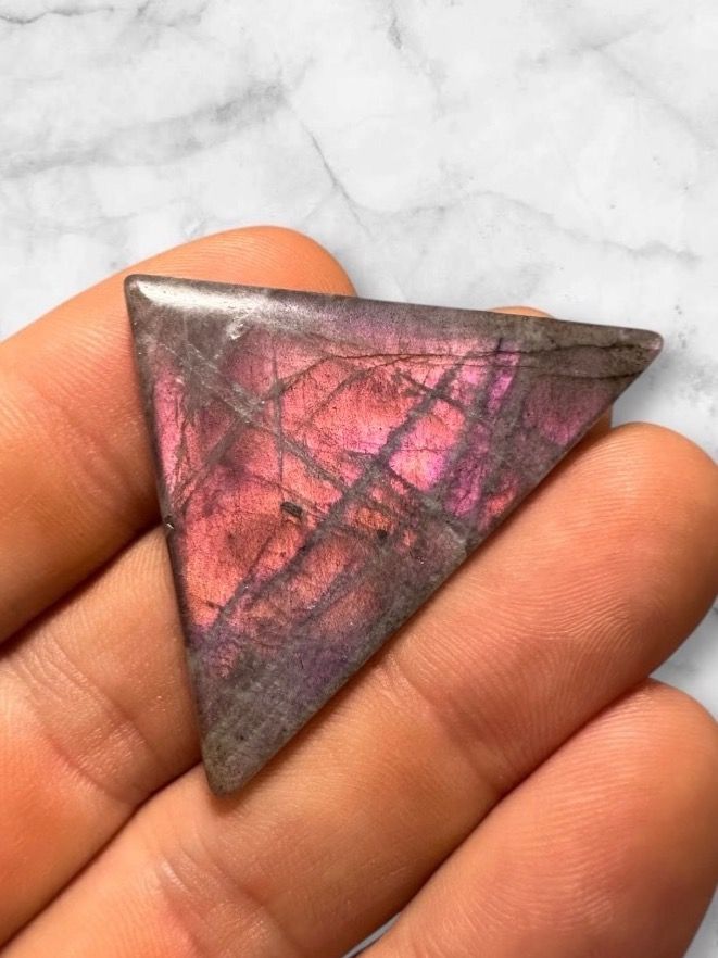 Minerali & Pietre curative: Labradorit Cabochon wunderschön orange mit Pink, 40ct – Nuovo e nell'imballaggio originale da Männedorf venduto da CabochonExceptionnel
