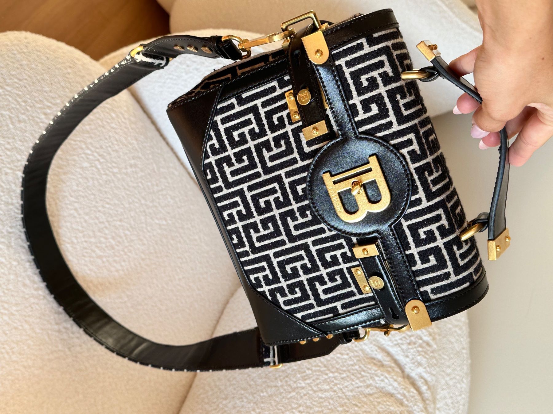 Balmain Taschen für Damen: Balmain Buzz – Neu (gemäss Beschreibung) aus Läufelfingen von kiaverann 3