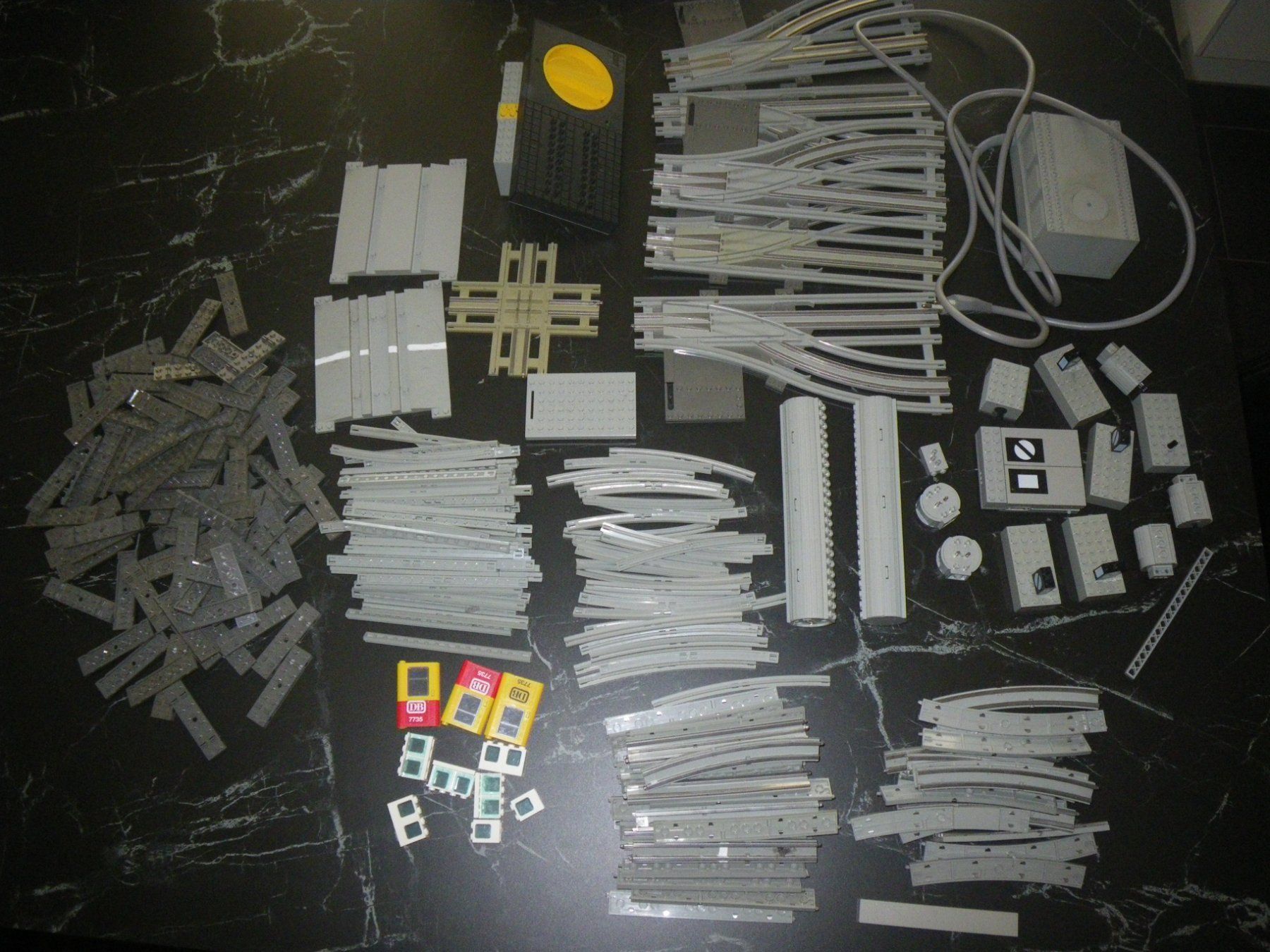 Lego Kit di costruzioni: grosses Lot Lego-Eisenbahn – Usato da Belp venduto da Mazarron58