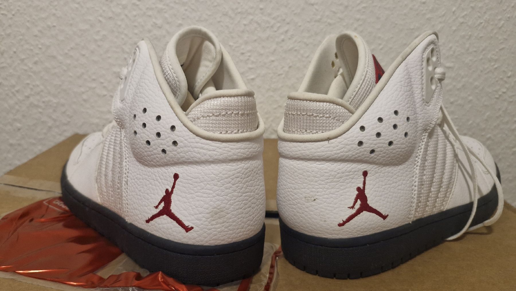 Jordan Herrenschuhe: mens Jordan Nike Schuhe – Neu (gemäss Beschreibung) aus Bülach von colaslive