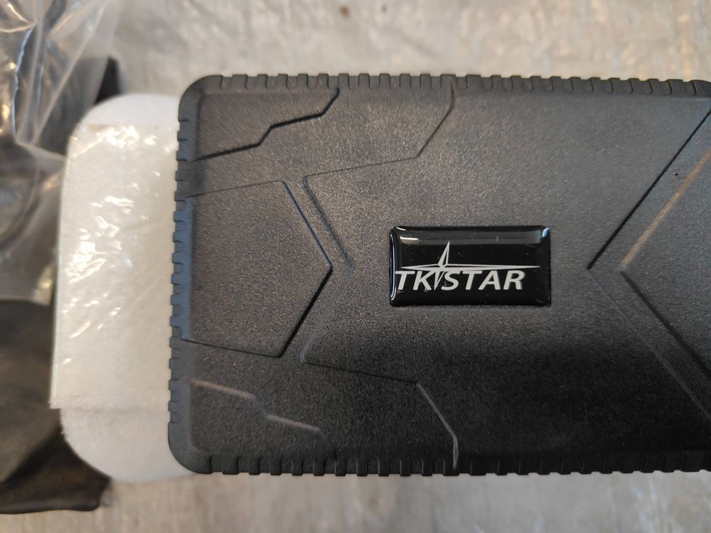 2 GPS Tracker für Auto neu wie auf Fotos Kaufen auf Ricardo