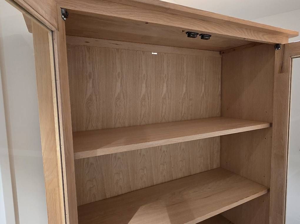 Vetrine: Vitrine, Eiche massiv gewachst – Usato da Meisterschwanden venduto da Michael_Meisti5616 3