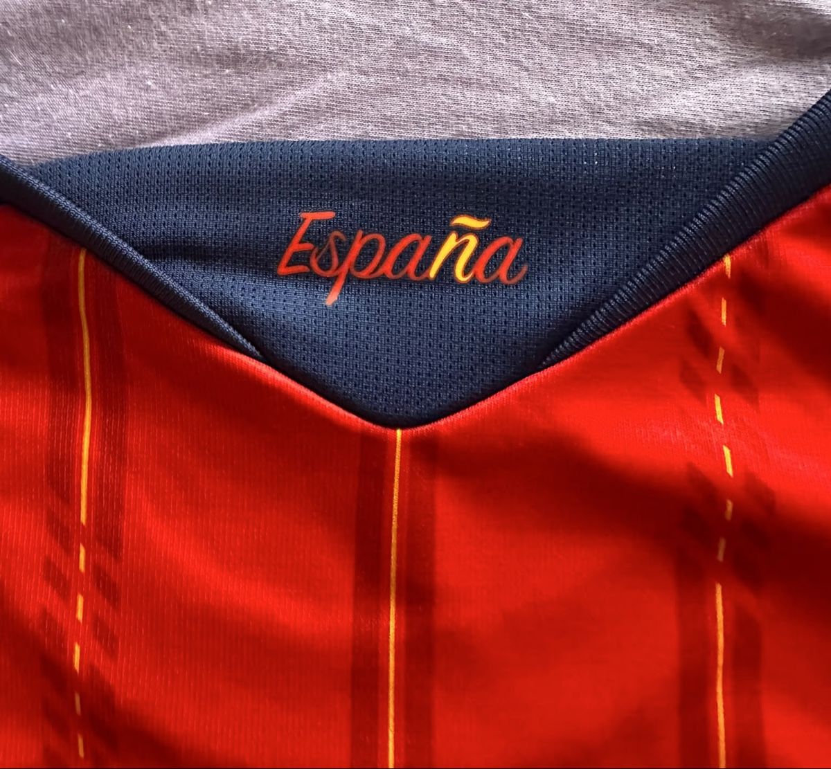 Adidas Canottiere & Pantaloni: Adidas Trikot WM 26 Spanien – Nuovo (secondo la descrizione) da Zürich venduto da benebiene 2