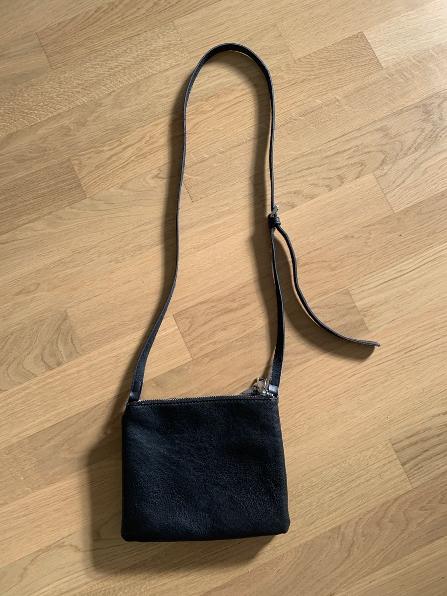 Taschen: Schwarze Lederimitat Tasche mit Nieten, 3 Fächer – Gebraucht aus Sisseln AG von Baslerin1981 1