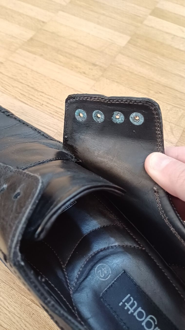 Bugatti Scarpe da uomo: Bugatti Lederschuhe Schwarz Gr. 42 – Usato da Brüttisellen venduto da bit_rr72 5