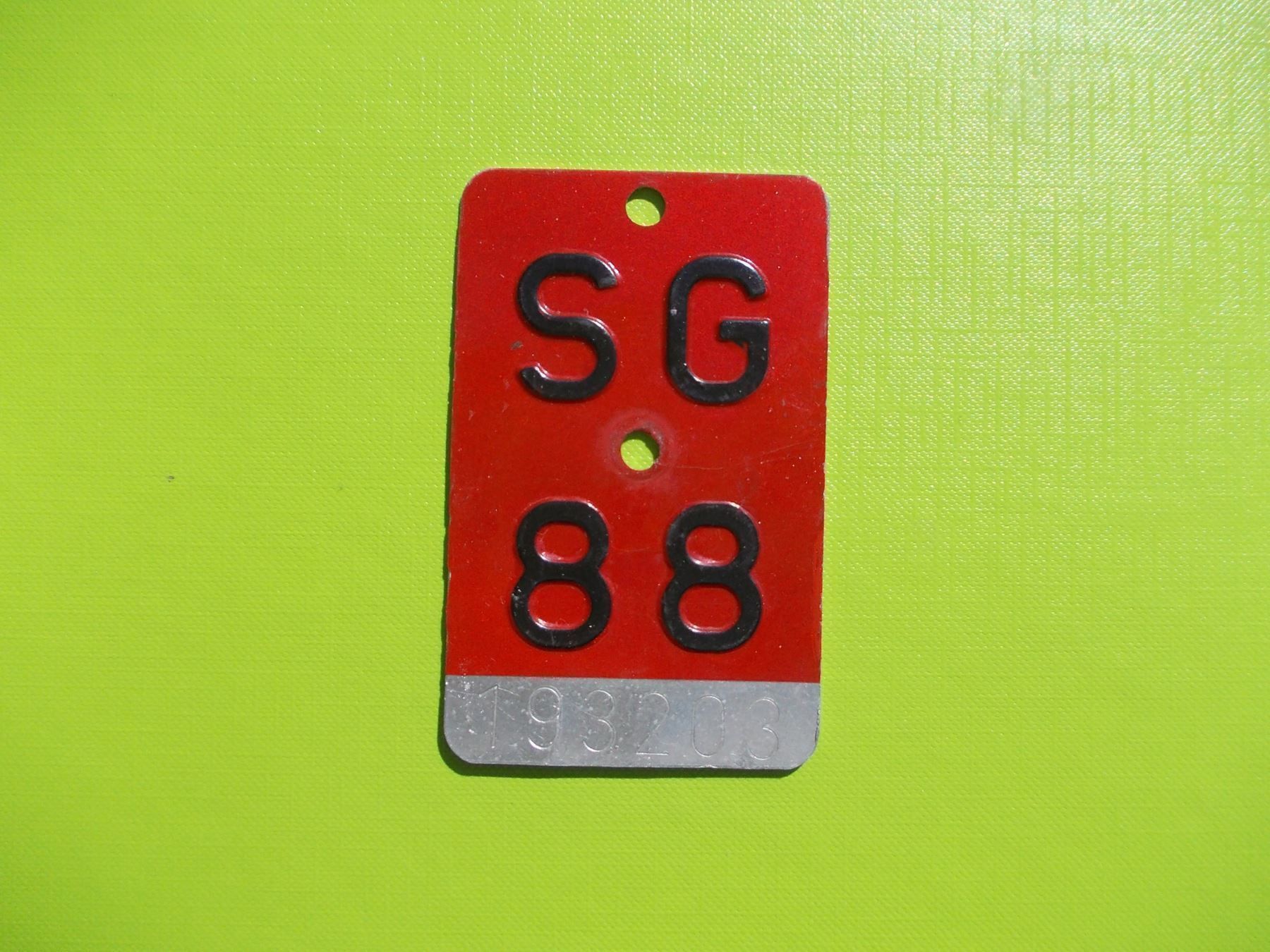 Schilder: Velonummer / Fahrradnummer  SG 88 – Gebraucht aus Gsteigwiler von HORMIGA21