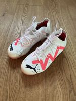 Puma Fussballschuhe Gr. 32 weiss/rosa Top Zustand